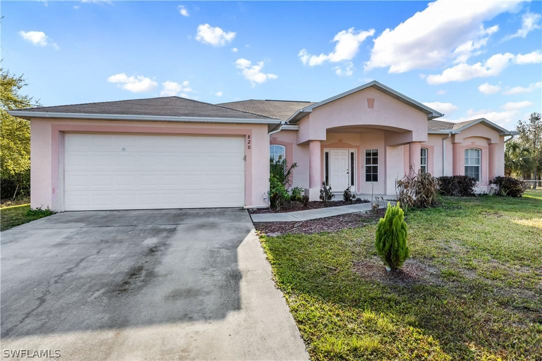 820 Poinsettia Ave., Lehigh Acres, FL 33972
