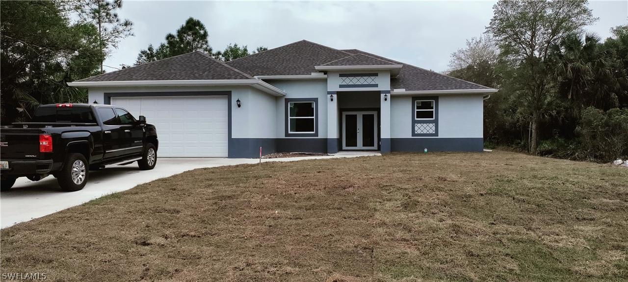 704 Lake Ave., Lehigh Acres, FL 33972