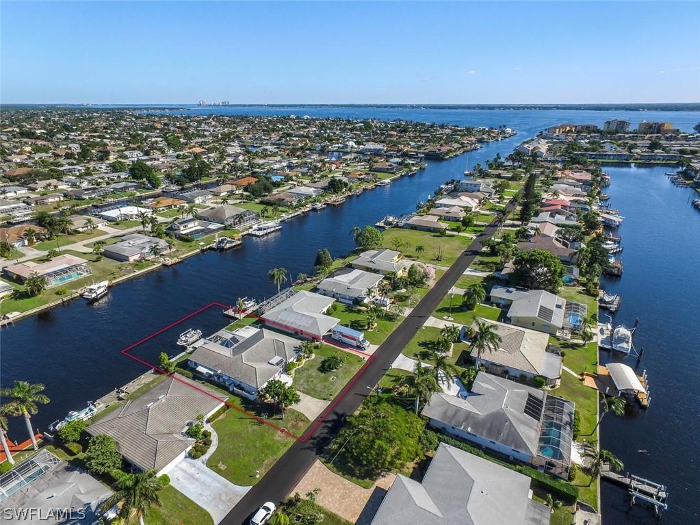 1637 SE 40th Ter., Cape Coral, FL 33904
