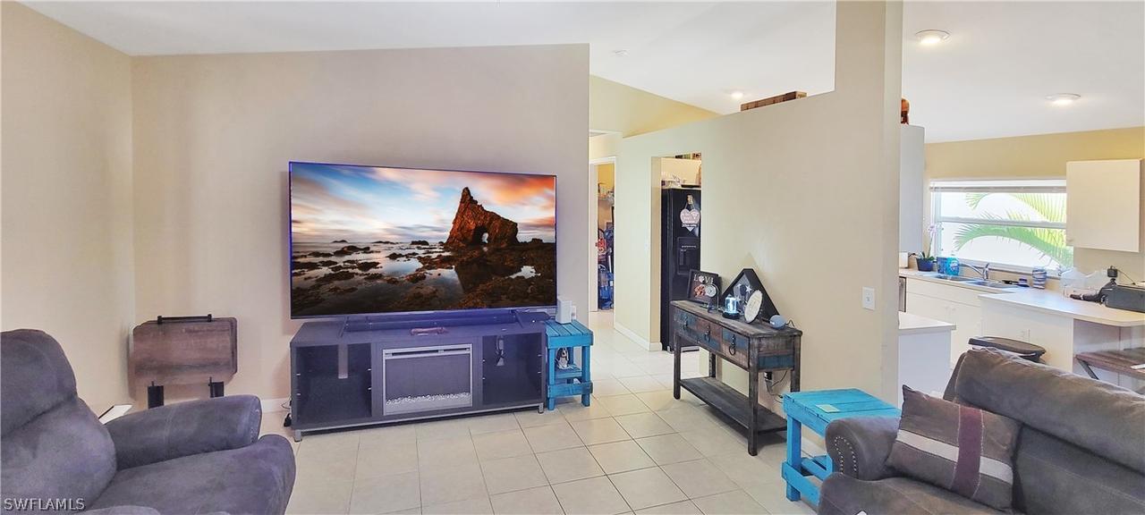 405 NE 19th Ave., Cape Coral, FL 33909