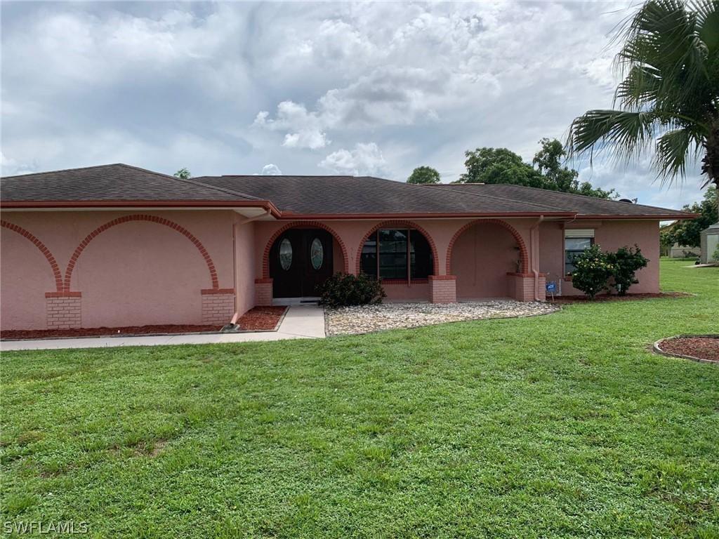 515 Pennview Ave., Lehigh Acres, FL 33936