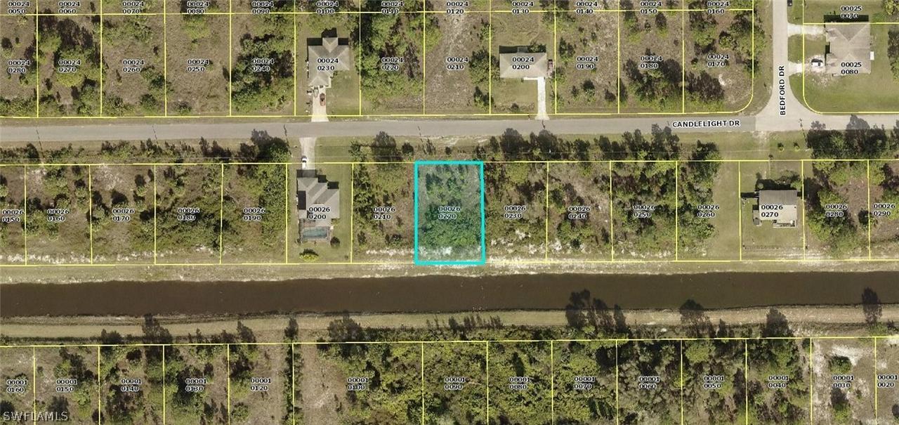 956 Candlelight Dr., Lehigh Acres, FL 33974