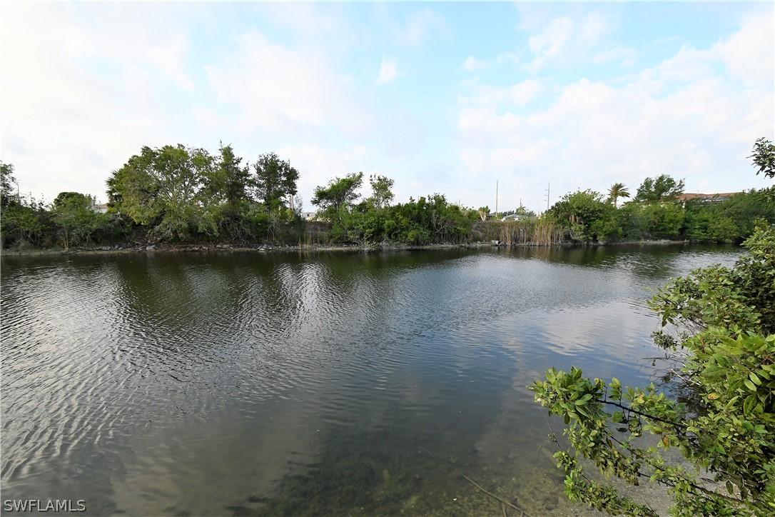 318 NW 9th St., Cape Coral, FL 33993