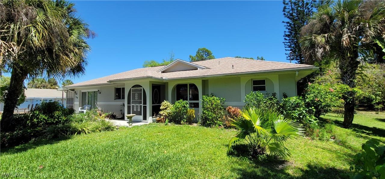 706 Henry Ave., Lehigh Acres, FL 33972