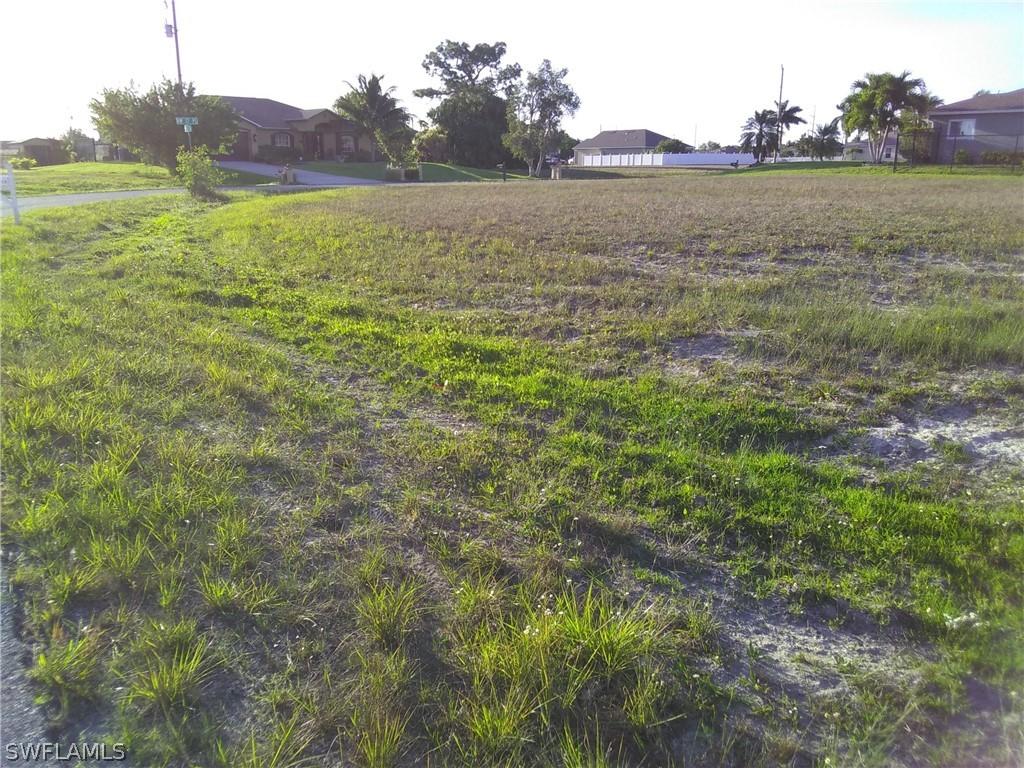 617 NW 17th Pl., Cape Coral, FL 33993