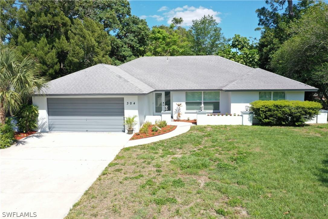 304 Lake Ave., Lehigh Acres, FL 33936