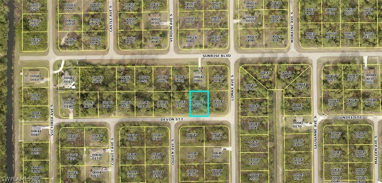 719 Devon St., Lehigh Acres, FL 33974