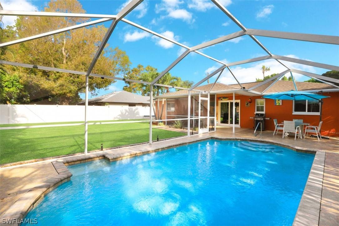 2208 Viscaya Pkwy., Cape Coral, FL 33990