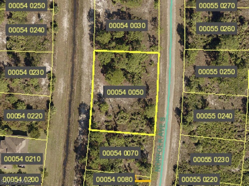 1040 Norfolk Ave., Lehigh Acres, FL 33974