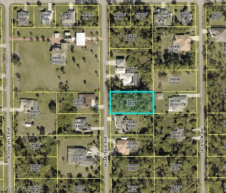 814 Mcarthur Ave., Lehigh Acres, FL 33936