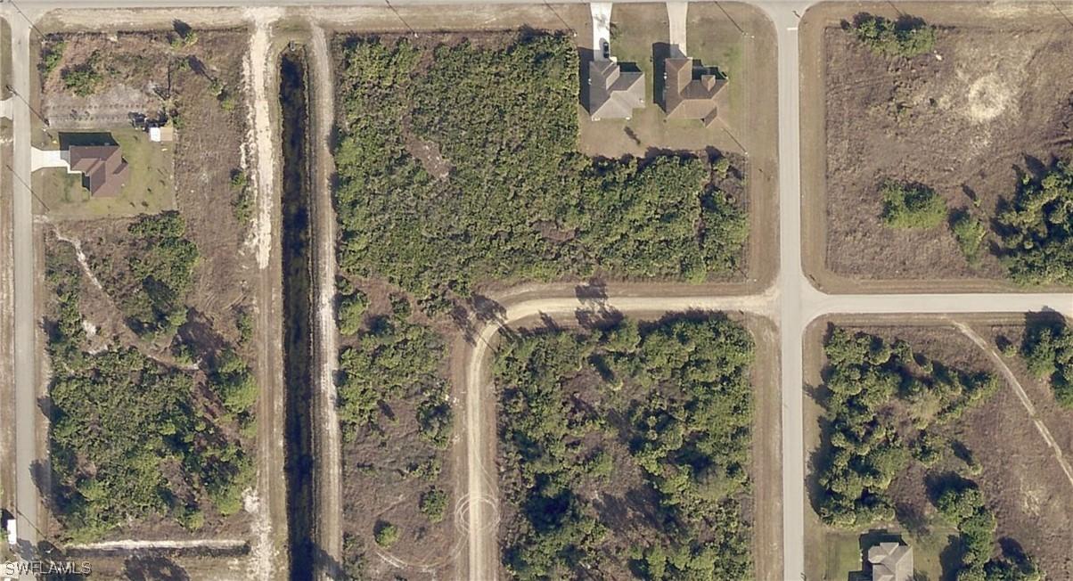 905 Gregory St., Lehigh Acres, FL 33974