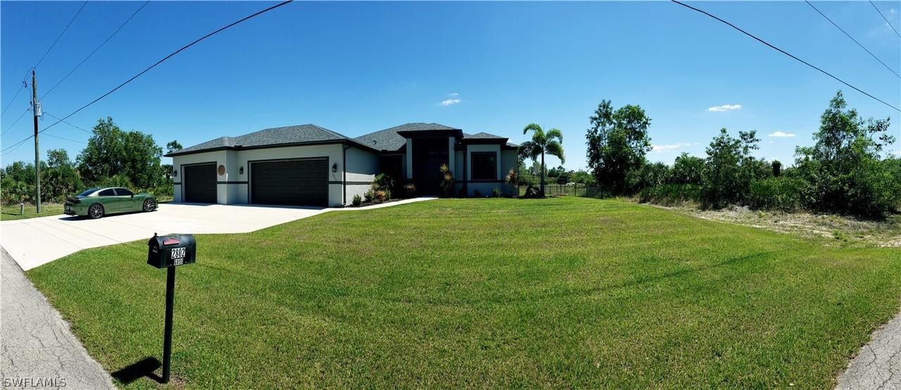 2802 Rita Ave., Lehigh Acres, FL 33971