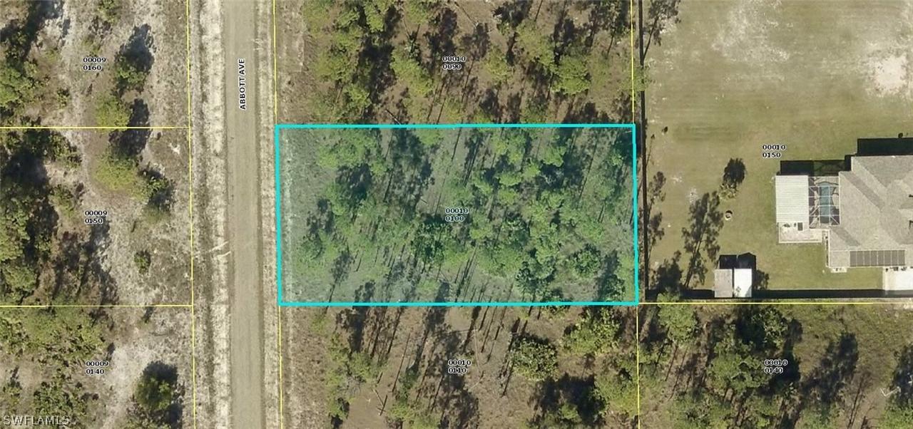 404 Abbott Ave., Lehigh Acres, FL 33972