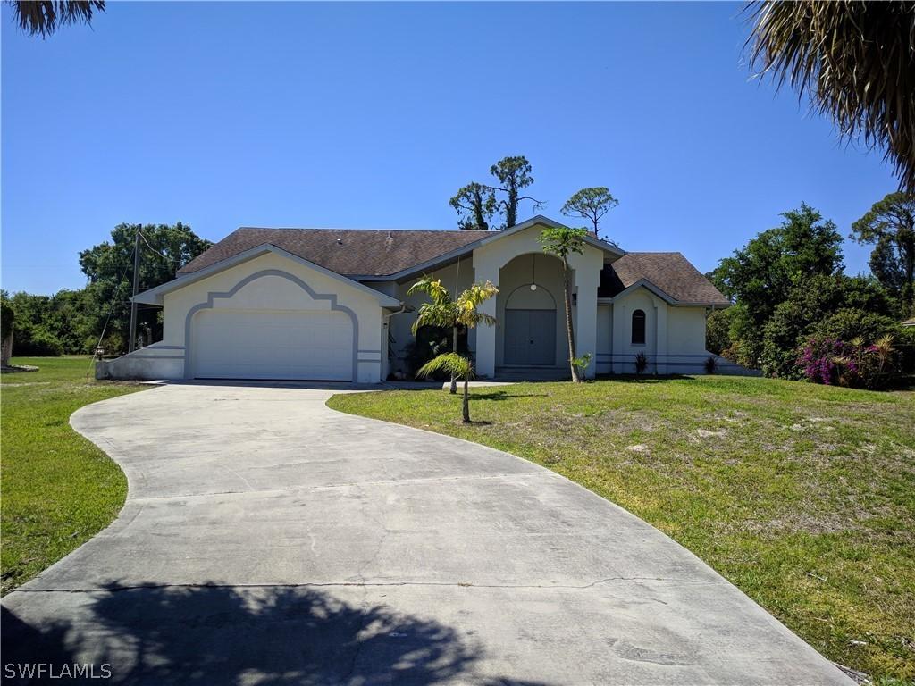 209 Lincoln Ave., Lehigh Acres, FL 33936