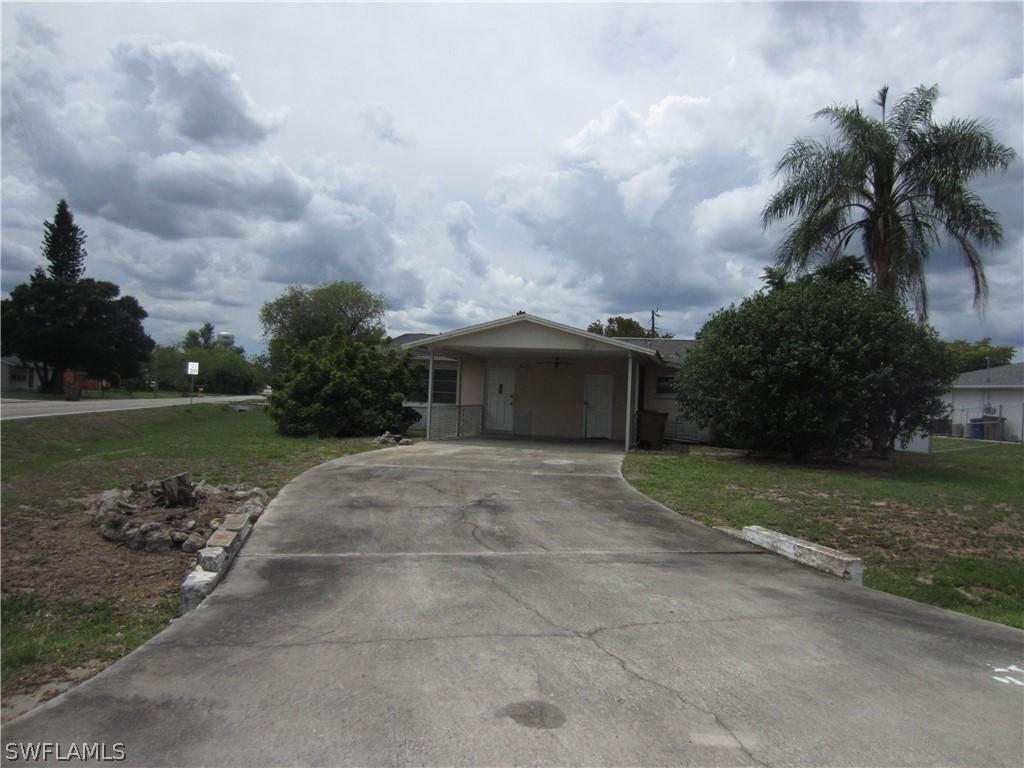 11 Illinois Rd., Lehigh Acres, FL 33936