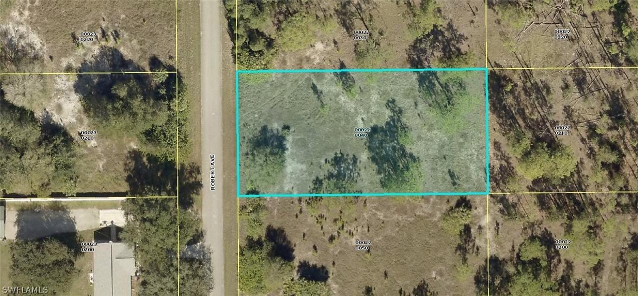 1316 Robert Ave., Lehigh Acres, FL 33972