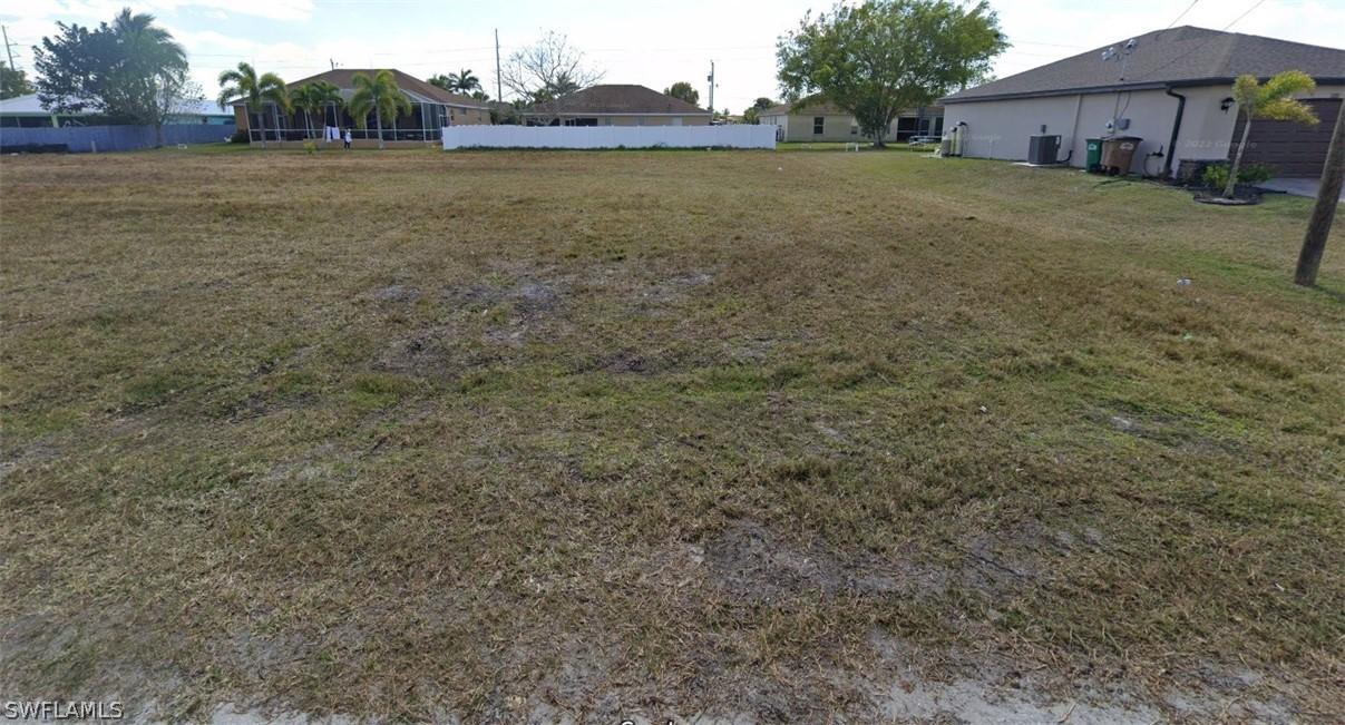 2208 NW 9th St., Cape Coral, FL 33993