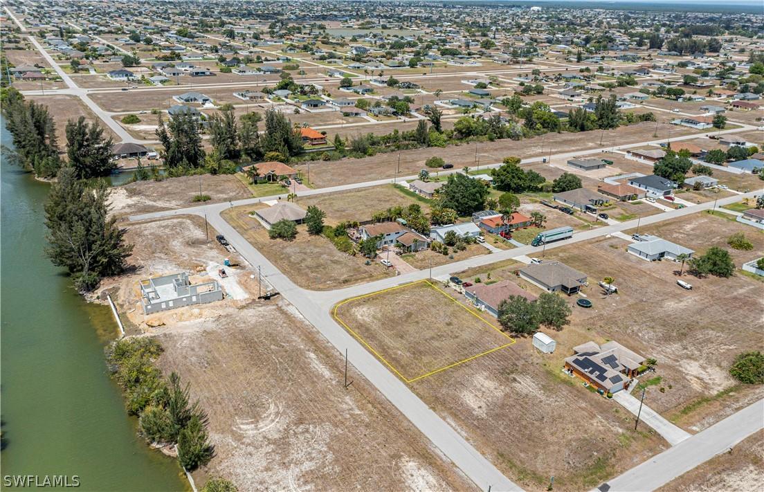 903 NE 2nd Ave., Cape Coral, FL 33909