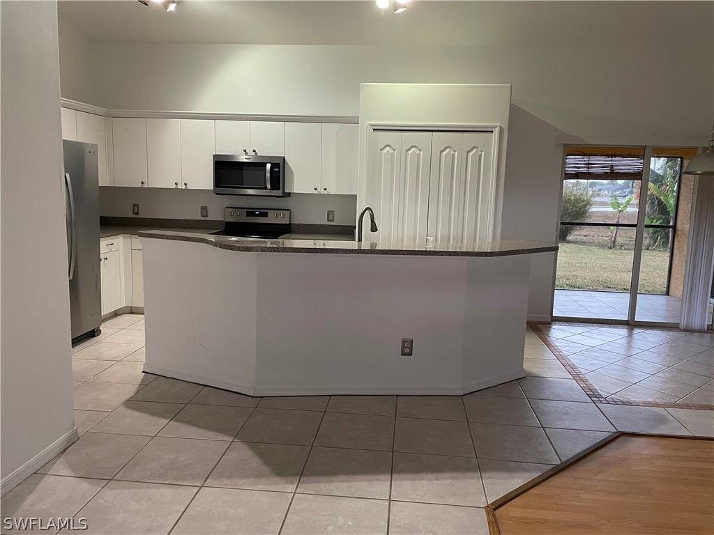 106 SE 7th St., Cape Coral, FL 33990