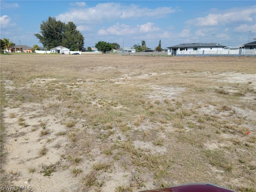 539 NE 5th Pl., Cape Coral, FL 33909