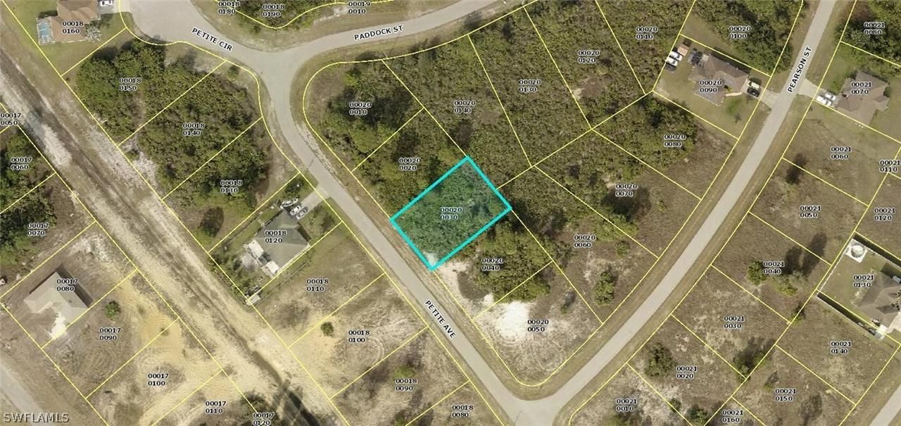 311 Petite Ave., Lehigh Acres, FL 33974