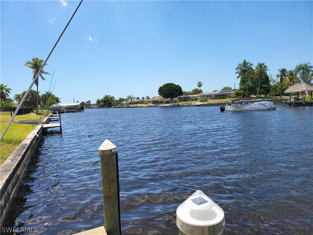 1013 SE 43rd Ter., Cape Coral, FL 33904