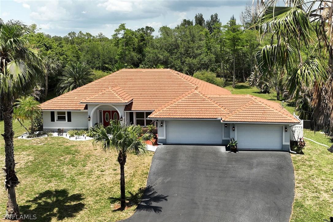 2531 White Blvd., Naples, FL 34117