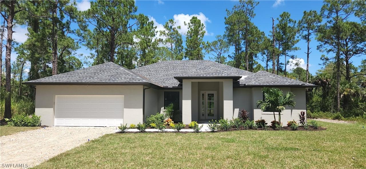 2083 20th Ave., Naples, FL 34120