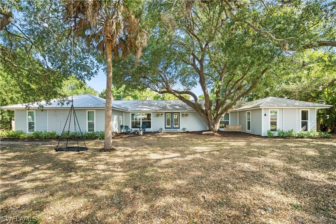 1263 Masanabo Ln., Fort Myers, FL 33919