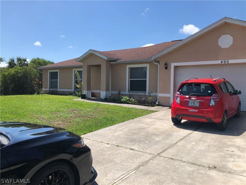 466 Redwing St., Lehigh Acres, FL 33974