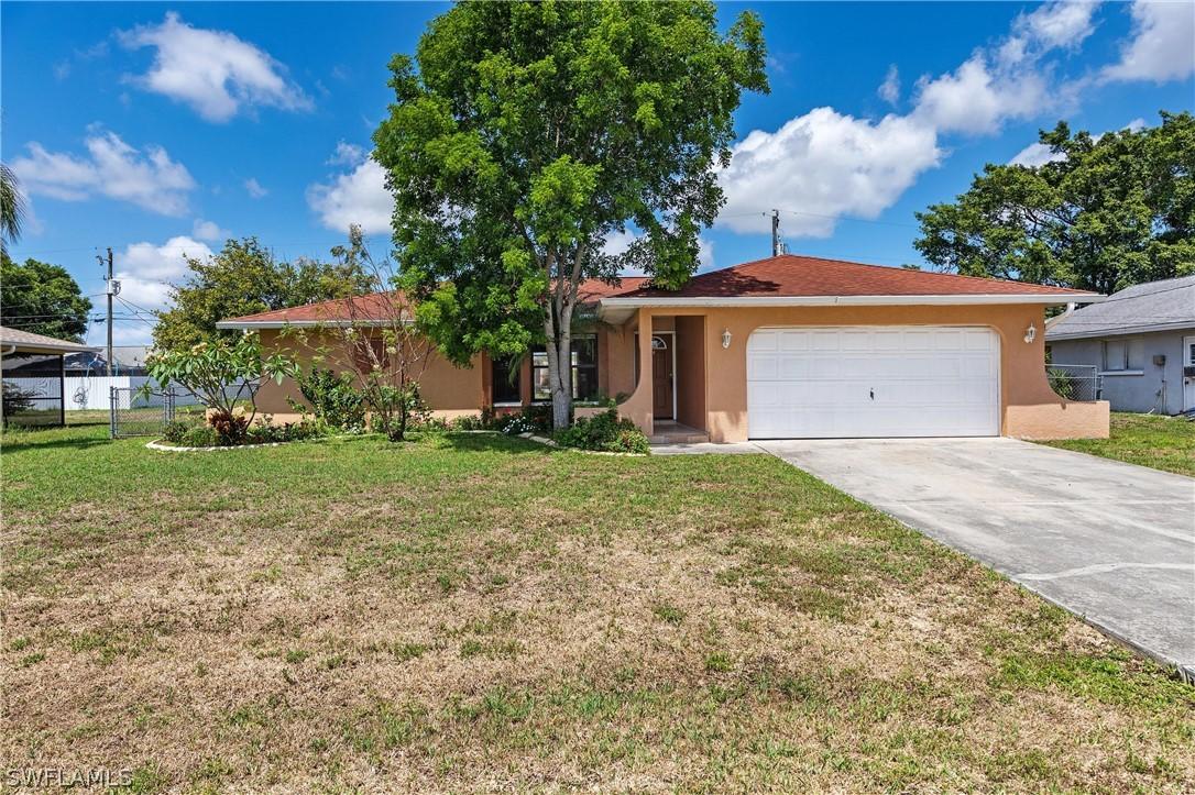 704 SE 11th Pl., Cape Coral, FL 33990