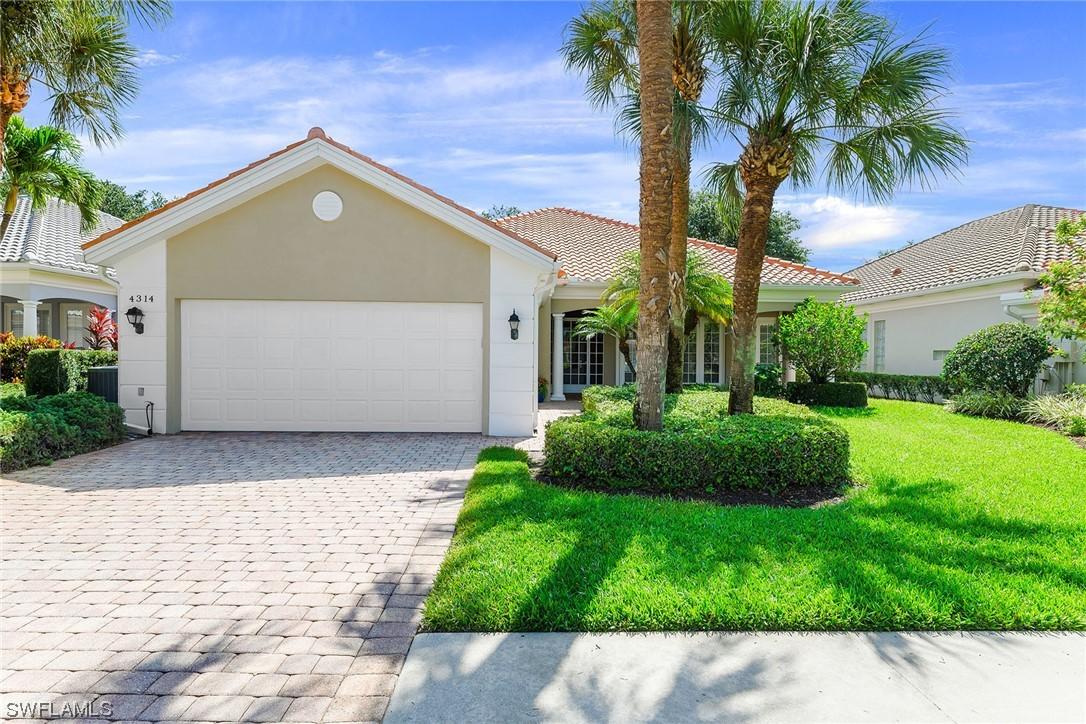 4314 Queen Elizabeth Way, Naples, FL 34119
