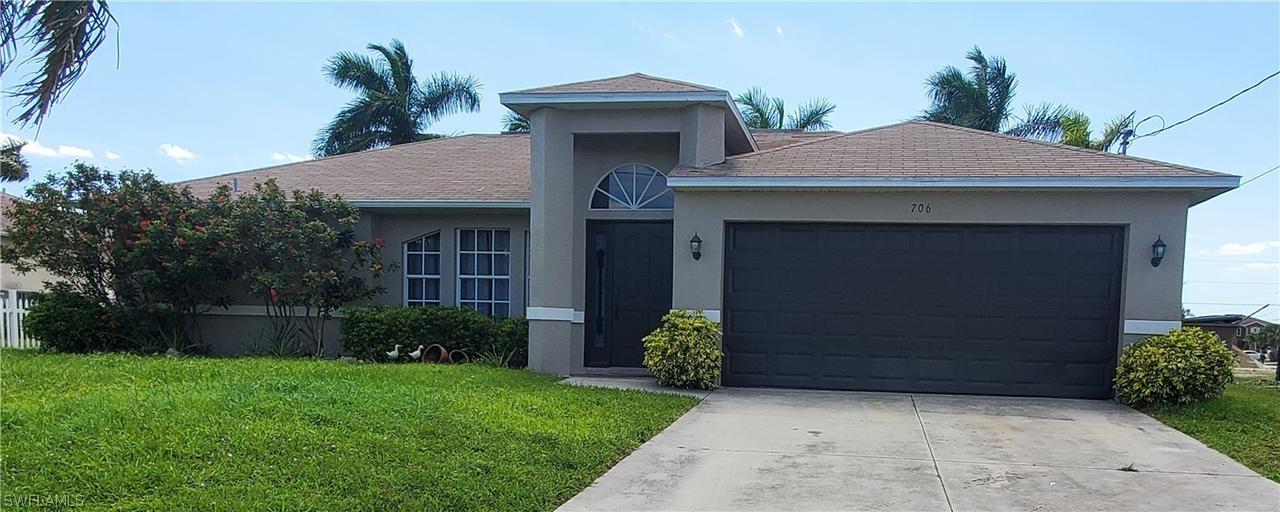 706 NW 17th Pl., Cape Coral, FL 33993