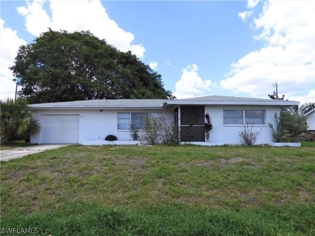 1327 SE 45th St., Cape Coral, FL 33904