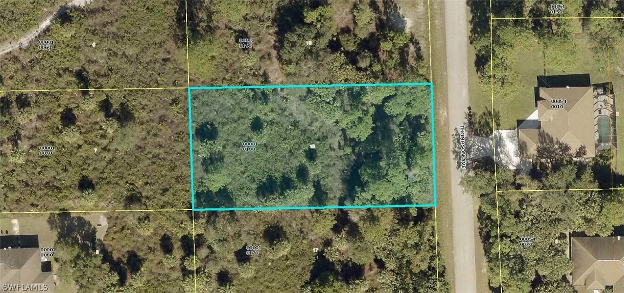 811 Thompson Ave., Lehigh Acres, FL 33972