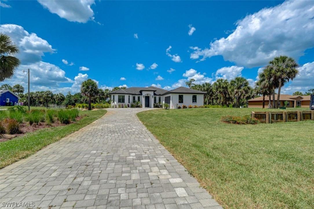 2663 4th Ave., Naples, FL 34117