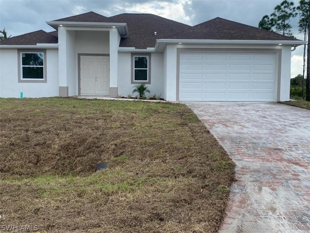 2811 Laura Ave., Lehigh Acres, FL 33971