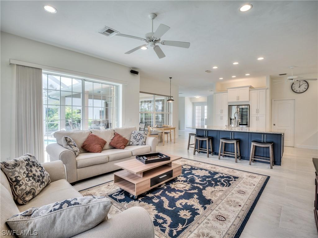 913 El Dorado Pkwy., Cape Coral, FL 33914