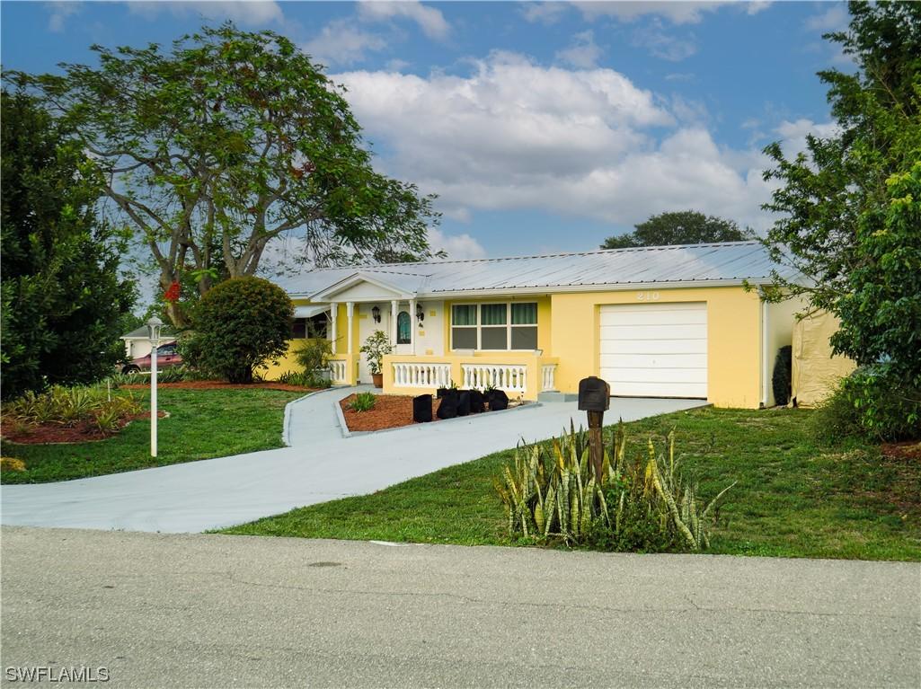 210 Rockcliff Ave., Lehigh Acres, FL 33936
