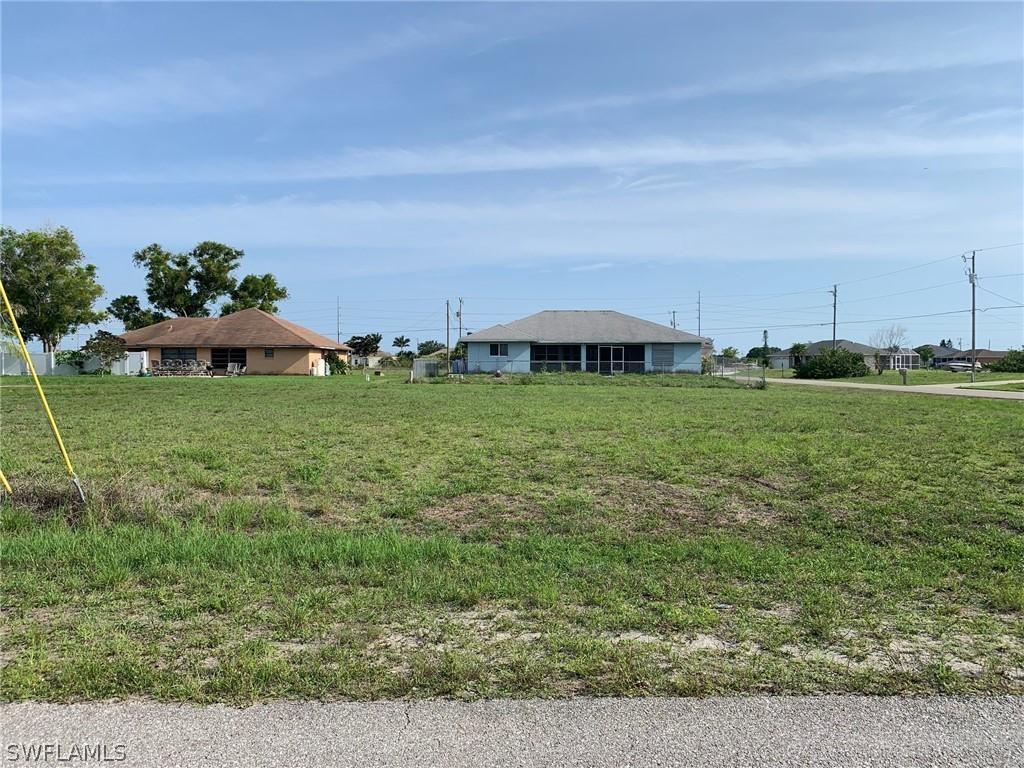 228 NW 9th Ter., Cape Coral, FL 33993