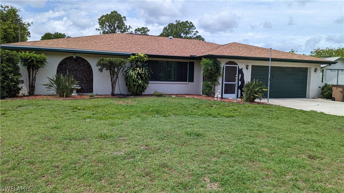 864 Haskell St., Lehigh Acres, FL 33974