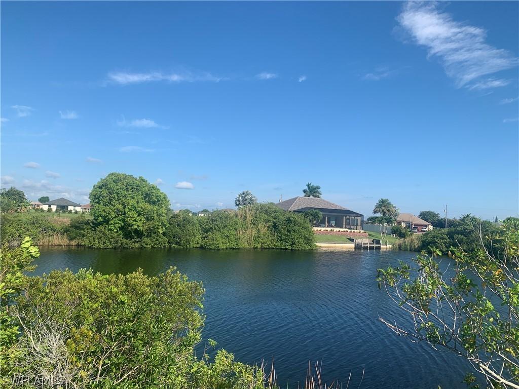 2421 NW 7th Ave., Cape Coral, FL 33993