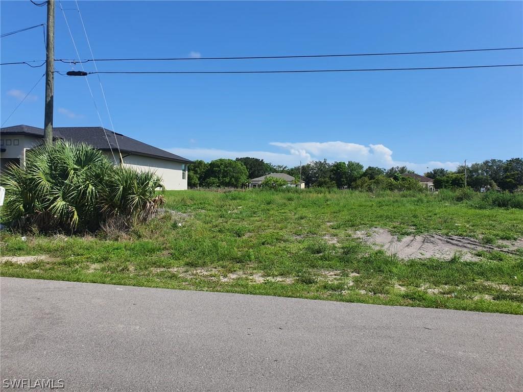 1702 NE 10th Ln., Cape Coral, FL 33909