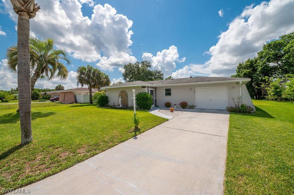 127 Highview Ave., Lehigh Acres, FL 33936