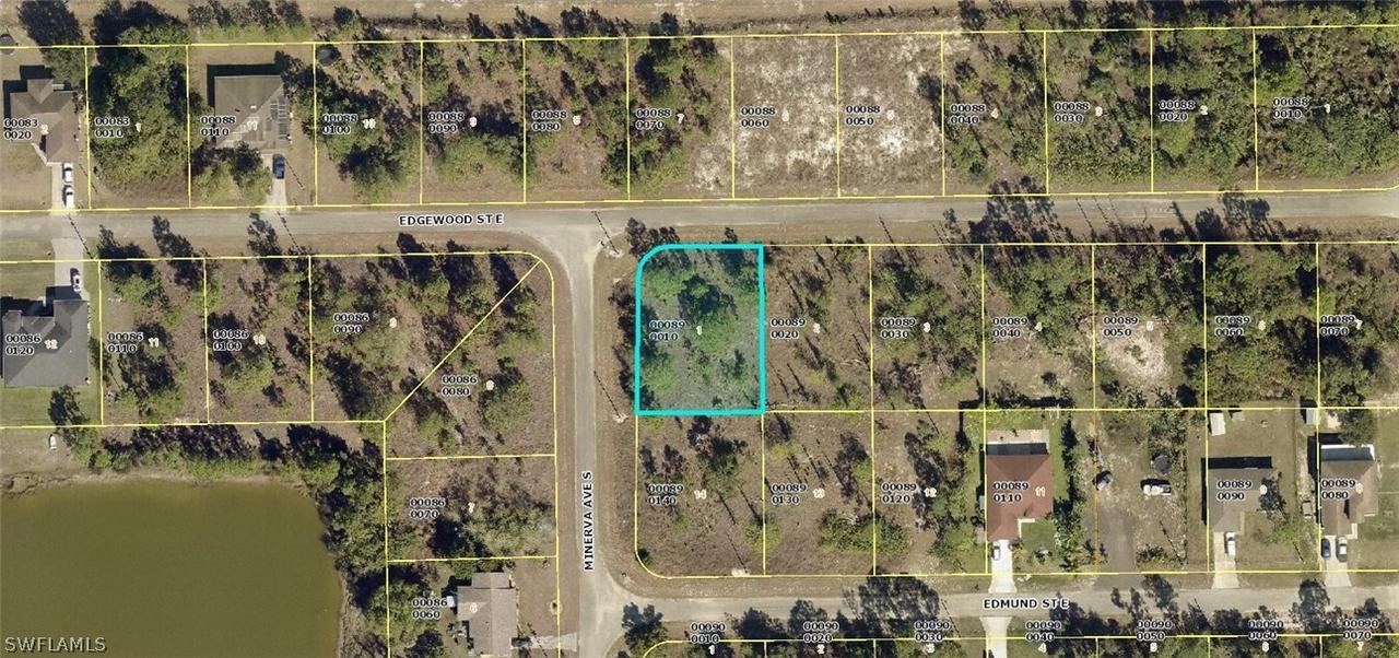 1246 Edgewood St., Lehigh Acres, FL 33974