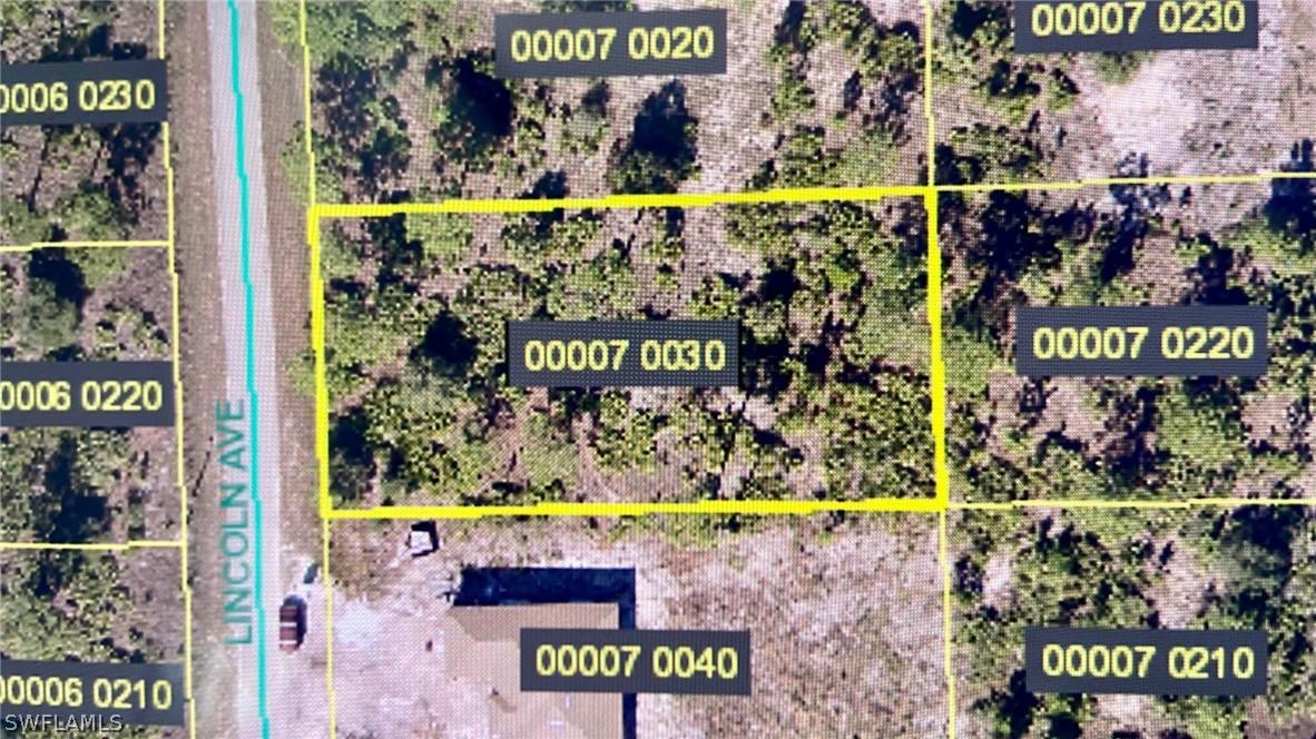 818 Lincoln Ave., Lehigh Acres, FL 33972