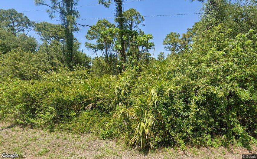 833 Cadis St., Lehigh Acres, FL 33974