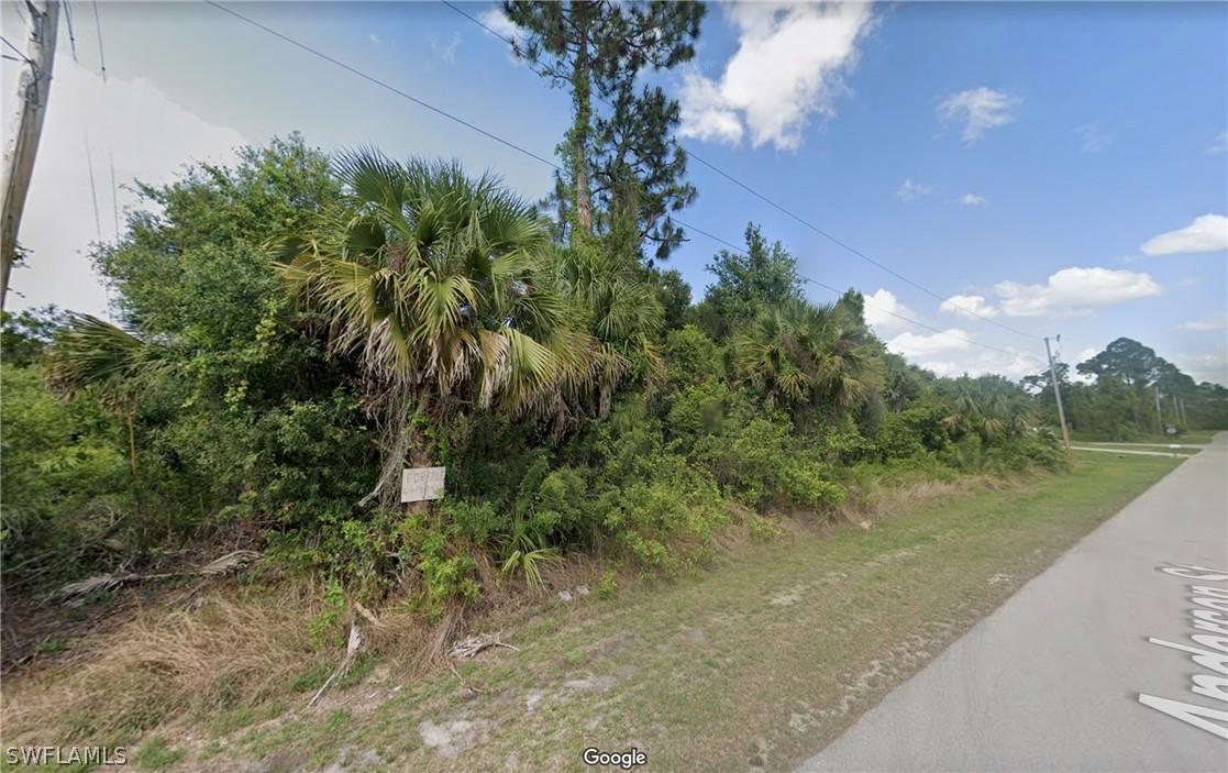 1047 Anderson St., Lehigh Acres, FL 33974