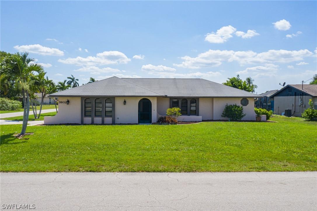 3932 SE 10th Ave., Cape Coral, FL 33904