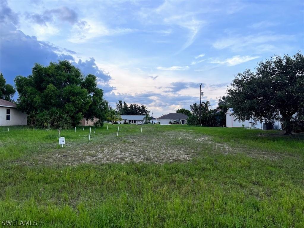 831 SW 29th Ter., Cape Coral, FL 33914
